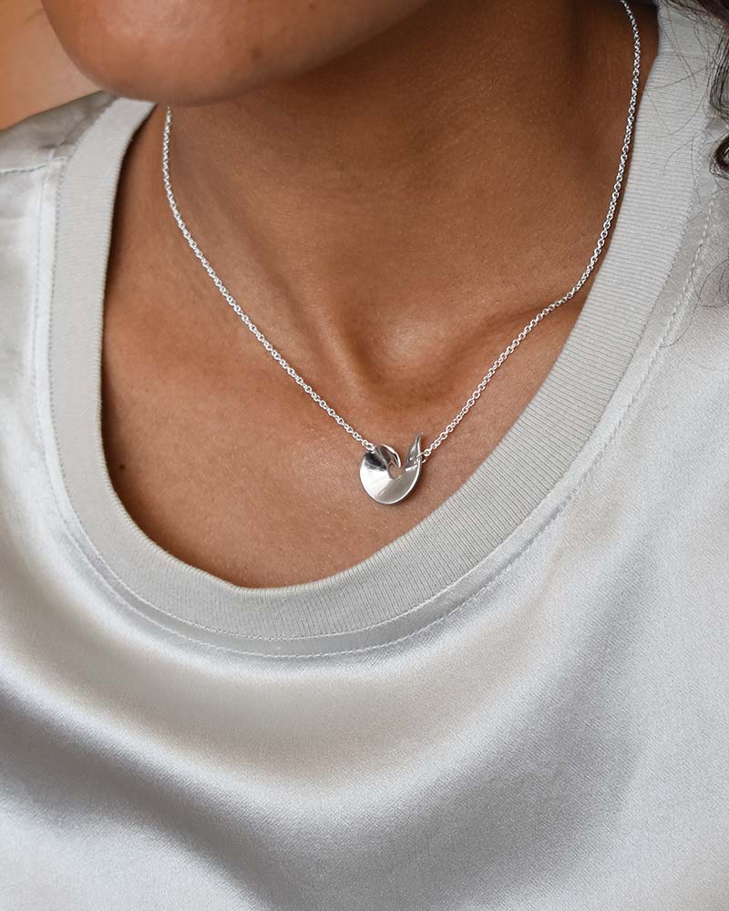 la-vie-small-necklace-02